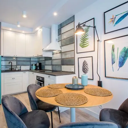 Beautiful In The Center Apartment